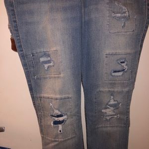 Hollister NWT Skinny Distressed Jeans